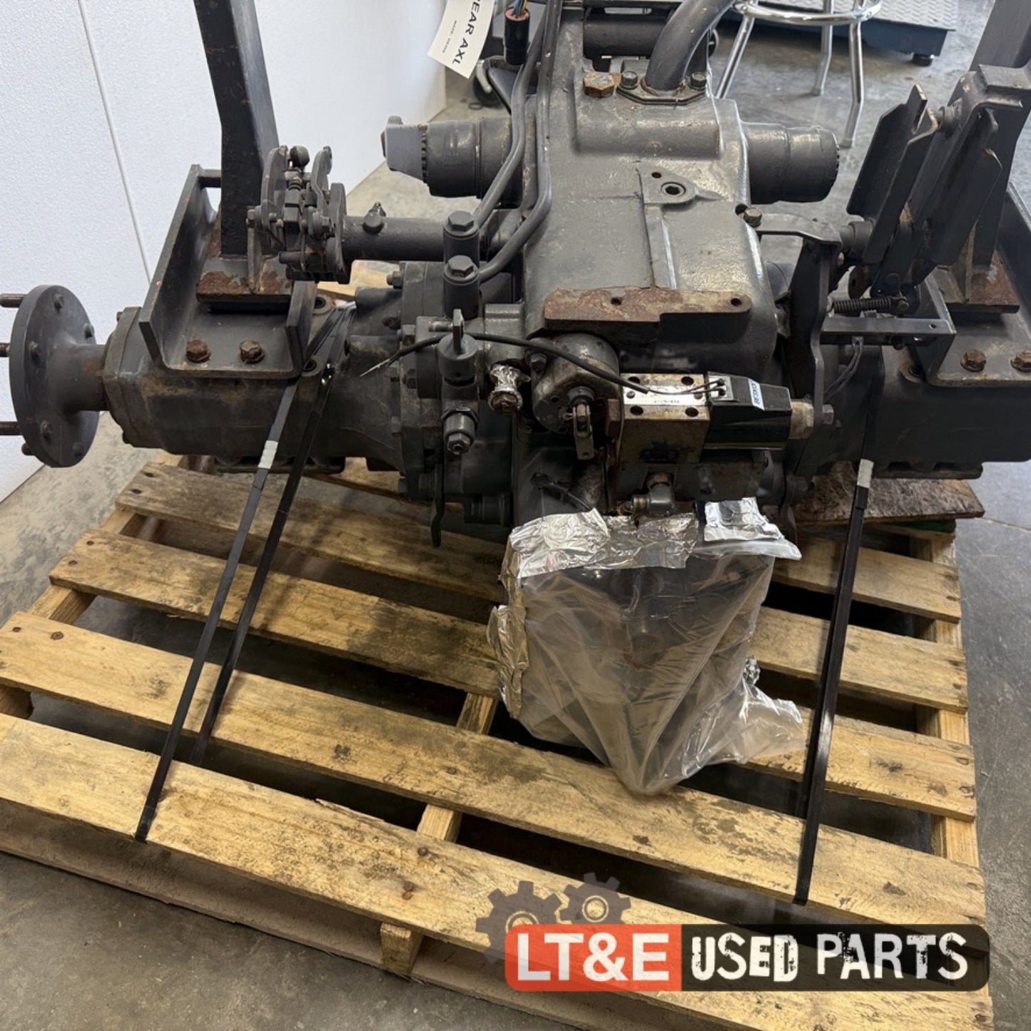 DK45S REAR AXLE - 4166563