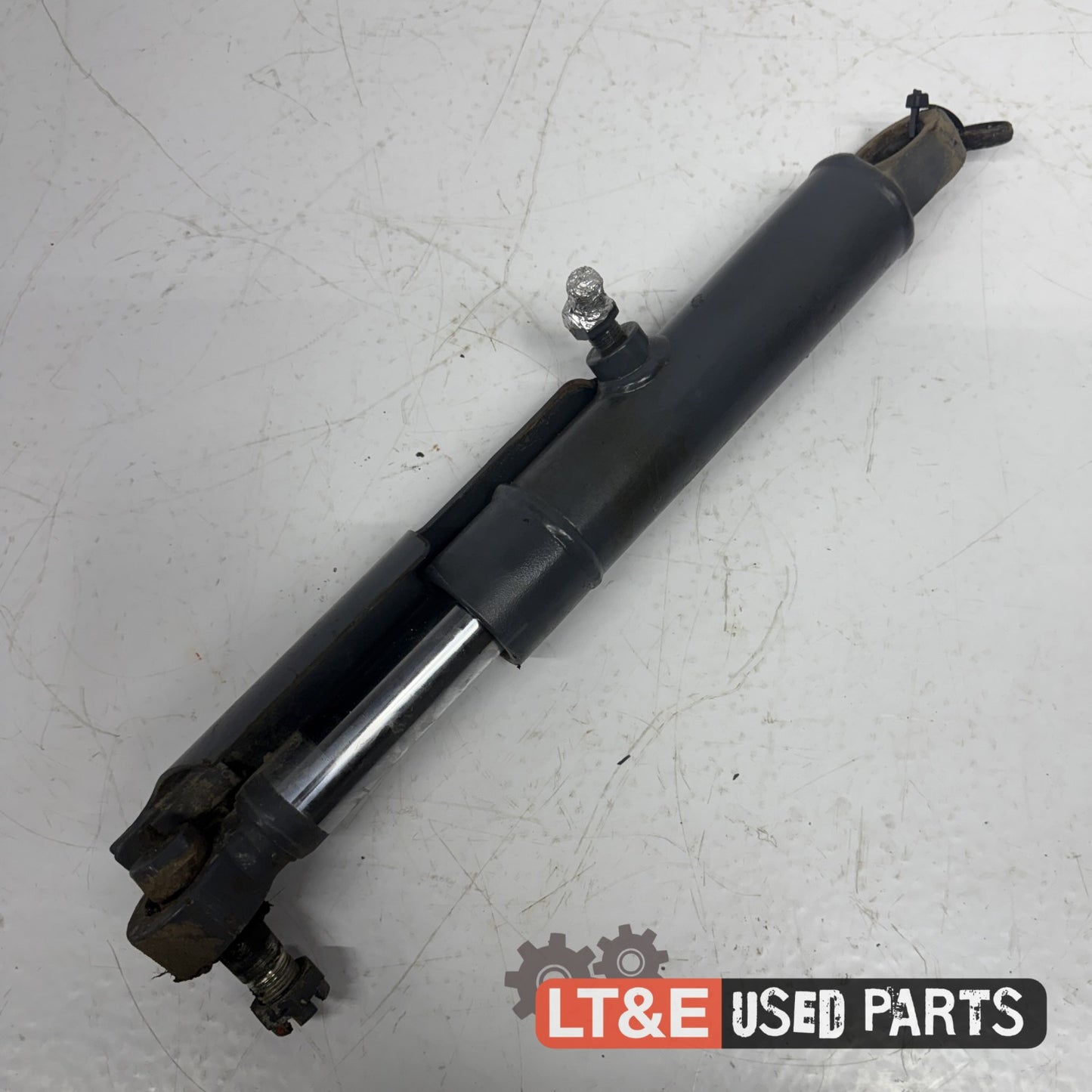 LEFT HAND STEERING CYLINDER