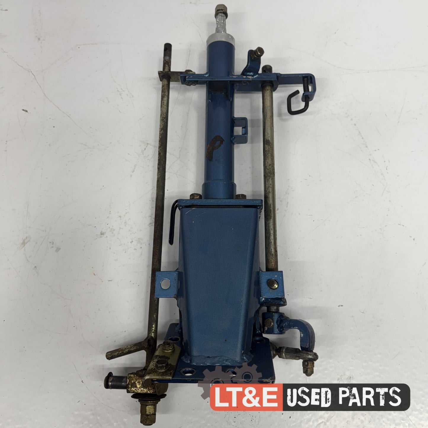 STEERING COLUMN AND PUMP ASSEMBLY