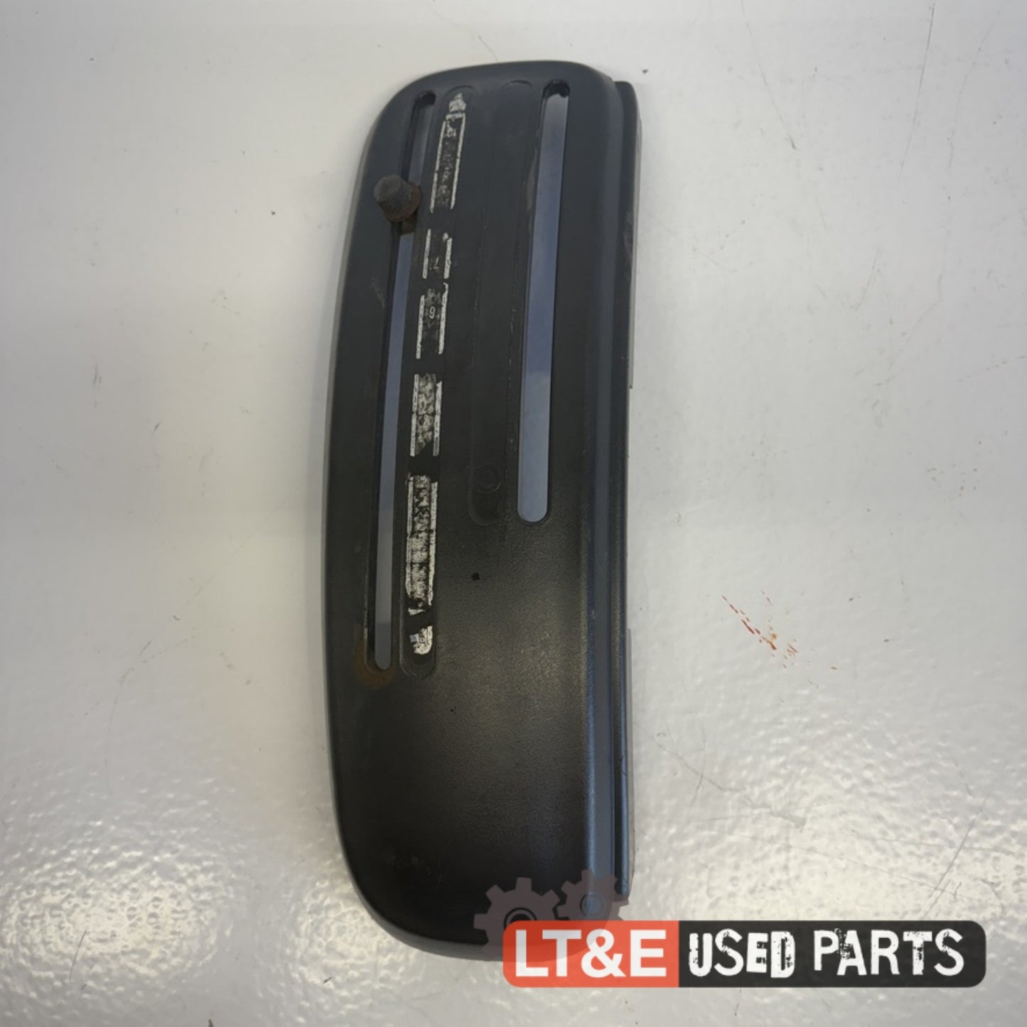 RIGHT HAND FENDER LEVER GUIDE