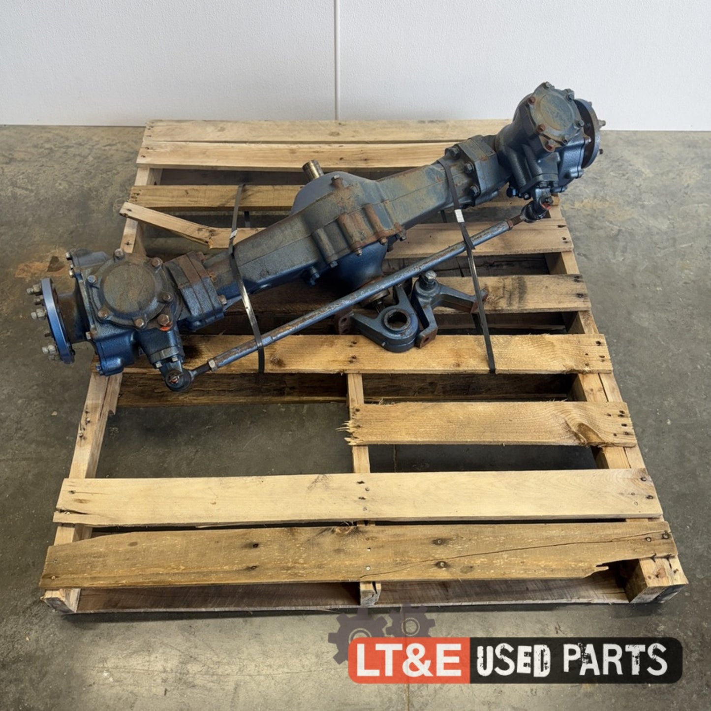 LK3054 FRONT AXLE