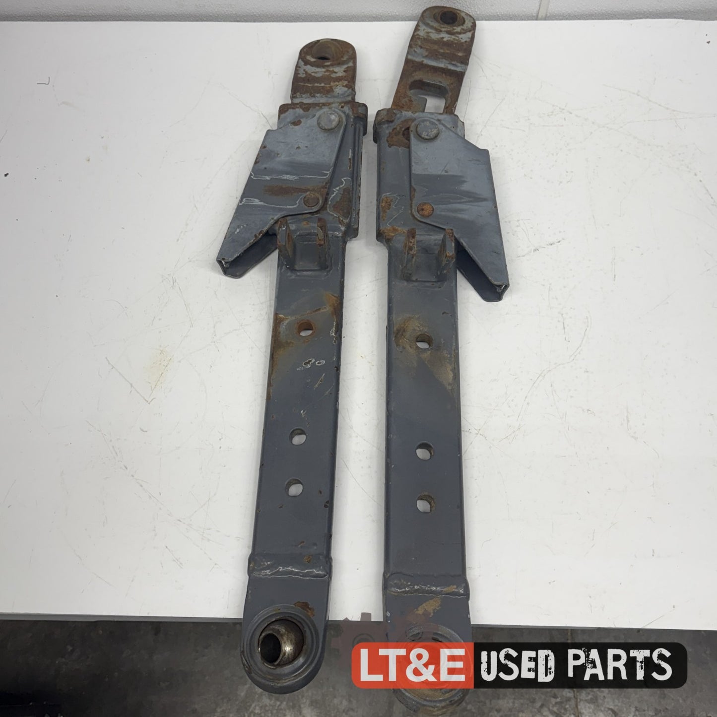LOWER LIFT ARM ASSEMBLY