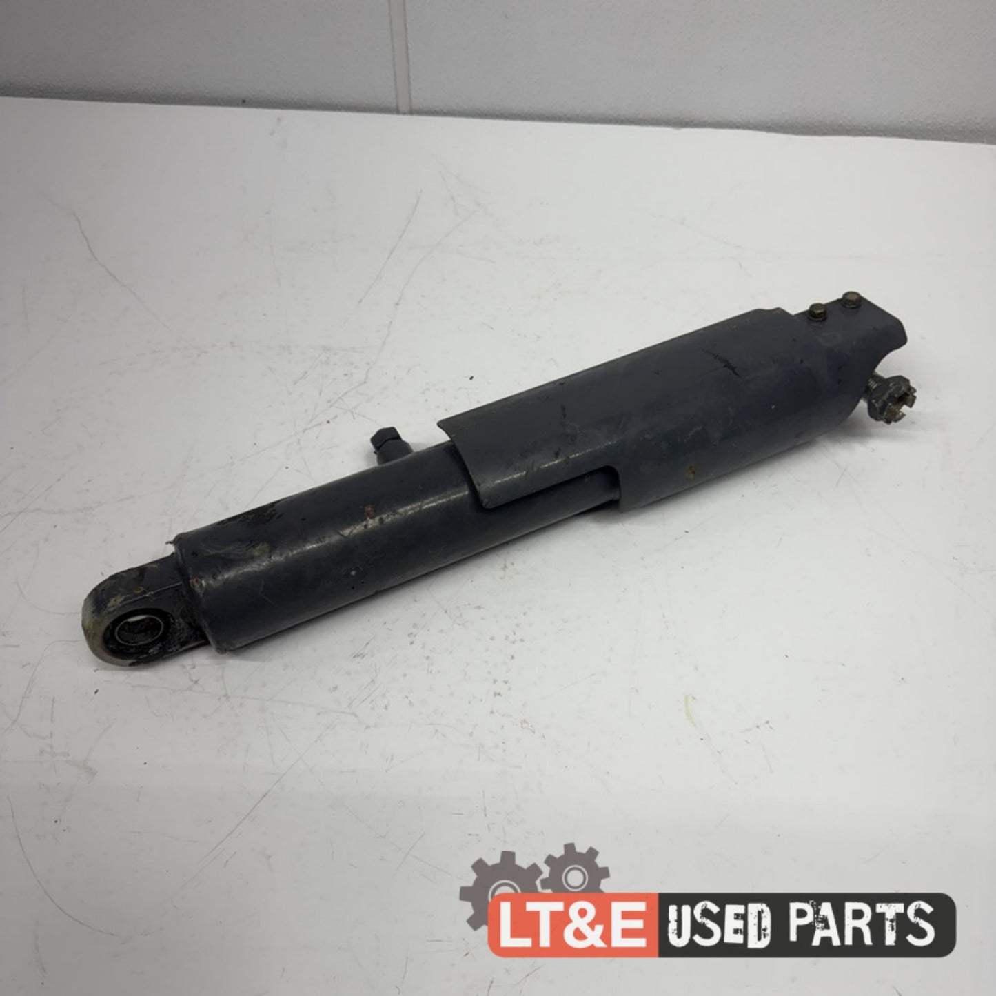 LEFT HAND STEERING CYLINDER