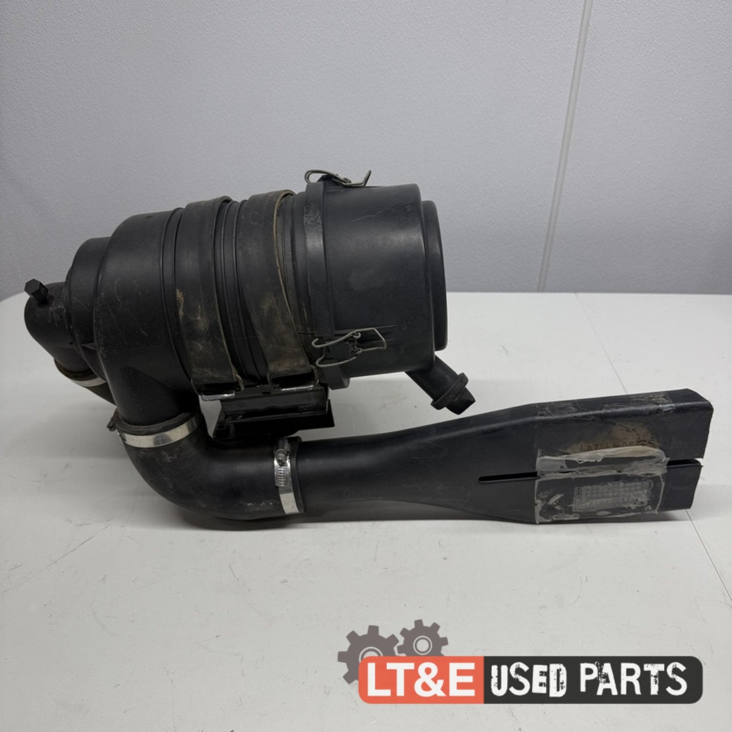 AIR FILTER ASSEMBLY
