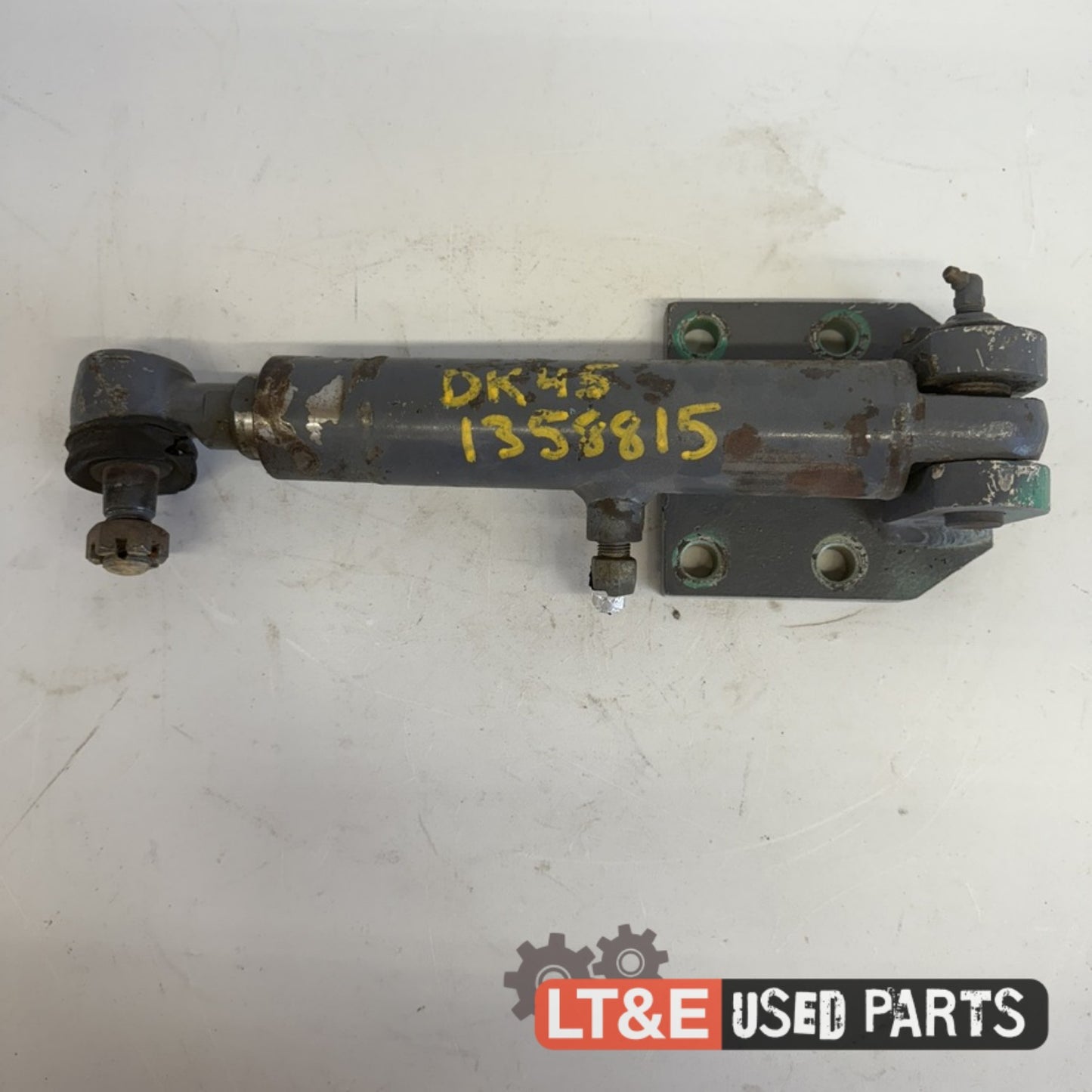 LEFT HAND STEERING CYLINDER