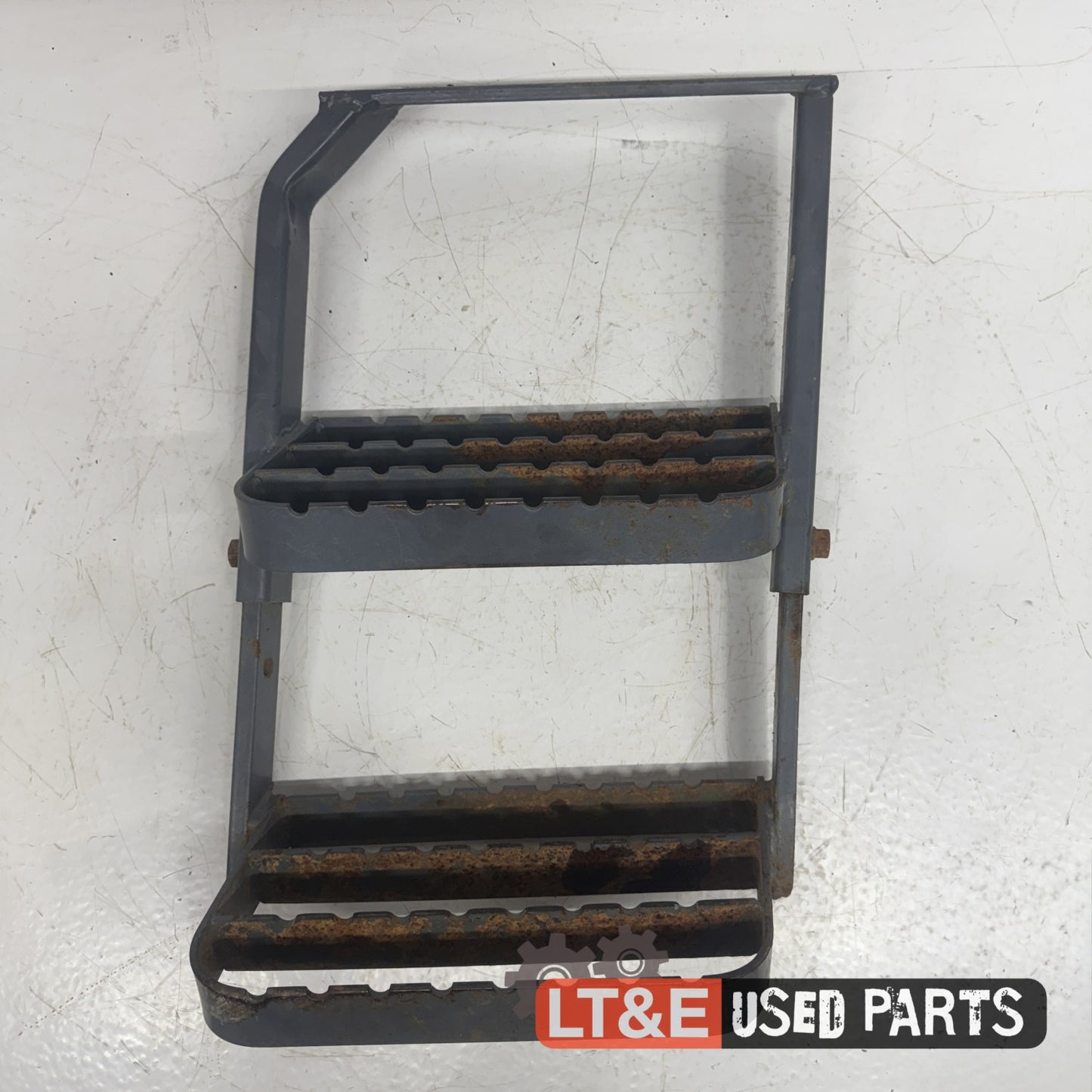 LEFT HAND STEP ASSEMBLY