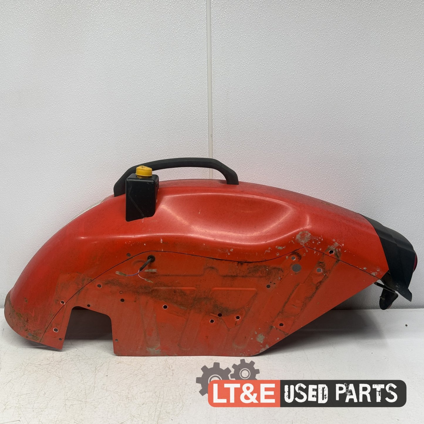 RIGHT HAND FENDER