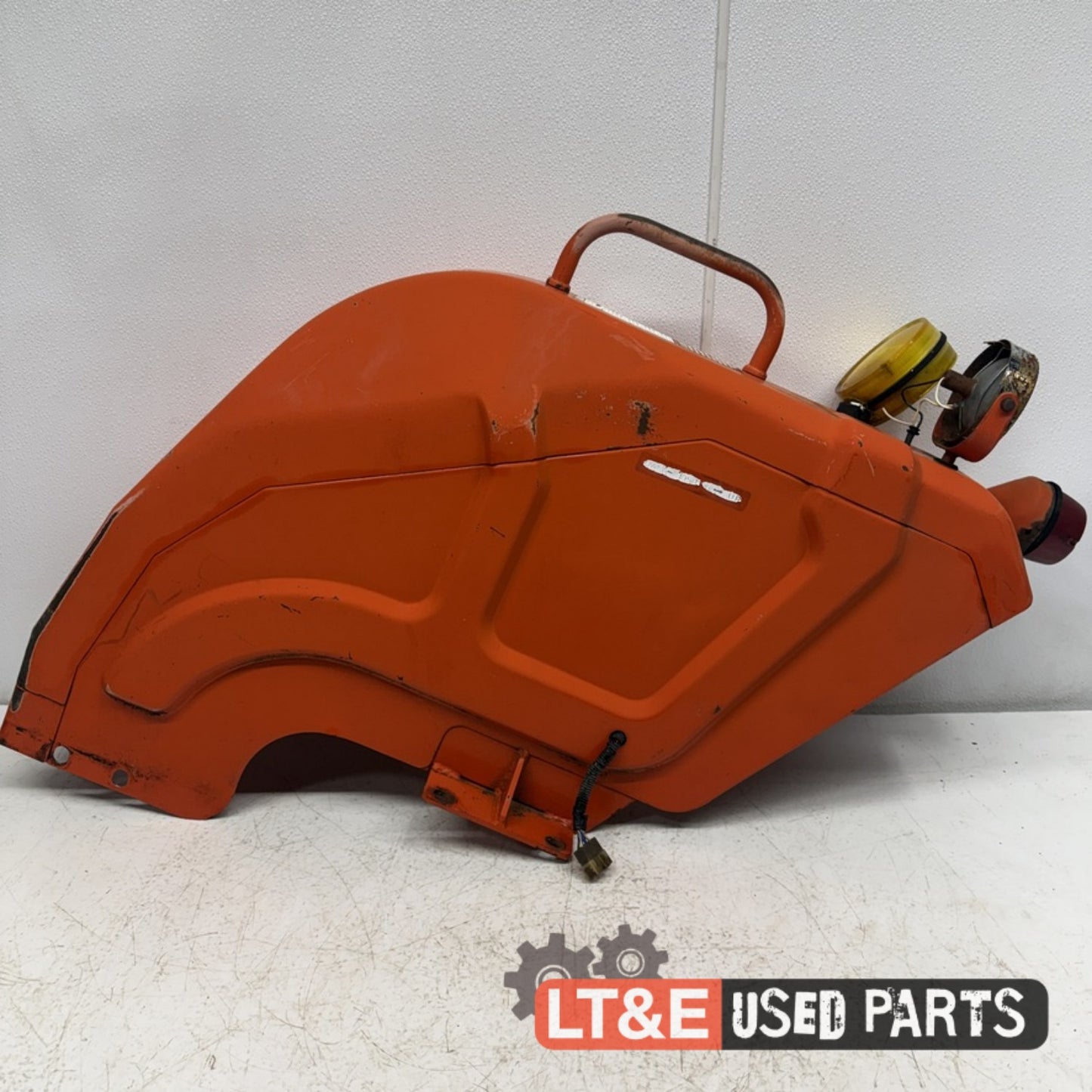 RIGHT HAND FENDER