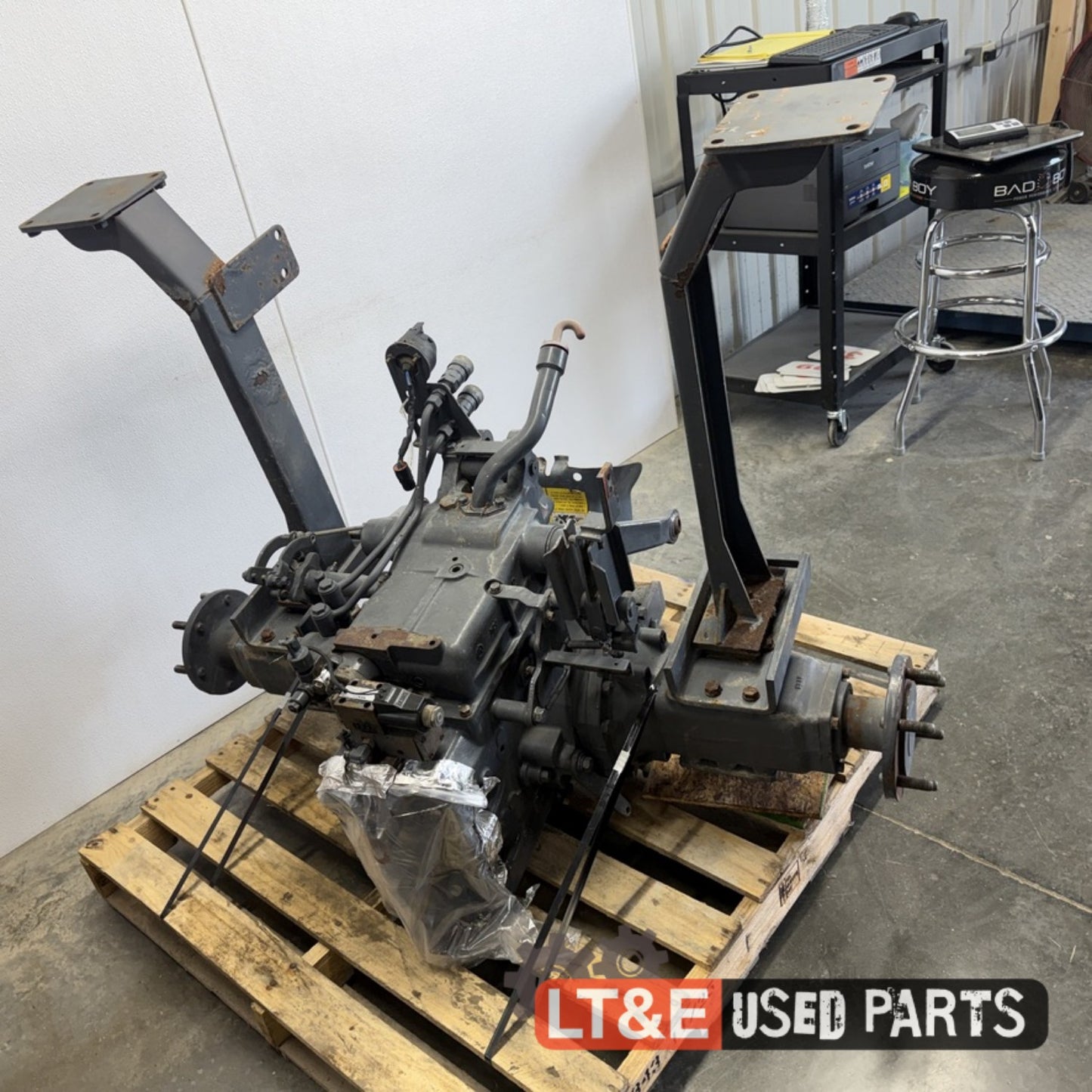 DK45S REAR AXLE - 4166563