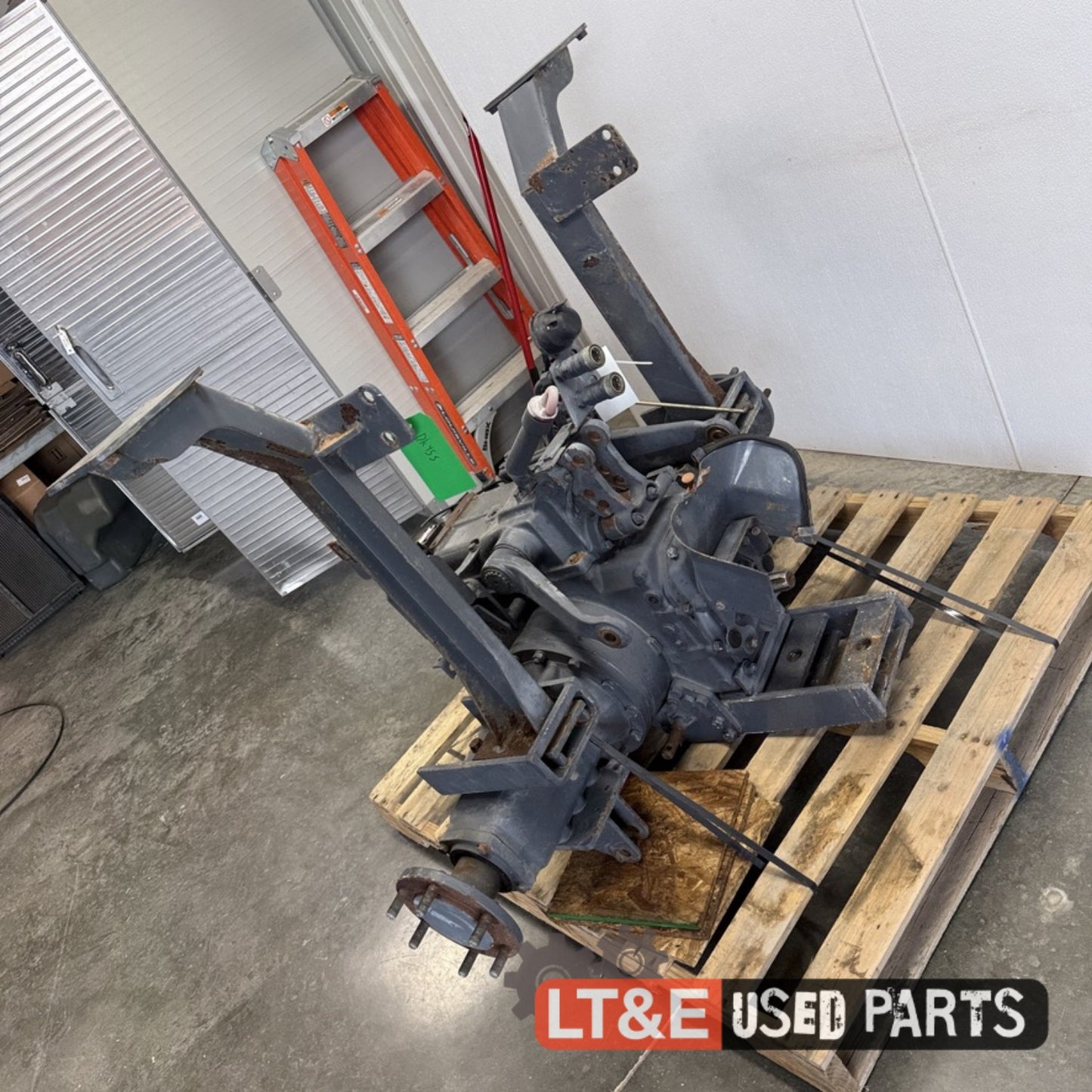 DK45S REAR AXLE - 4166563