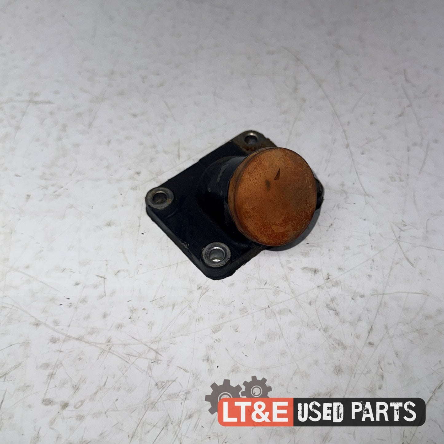 ENGINE OIL FILL COVER WITH PLUG