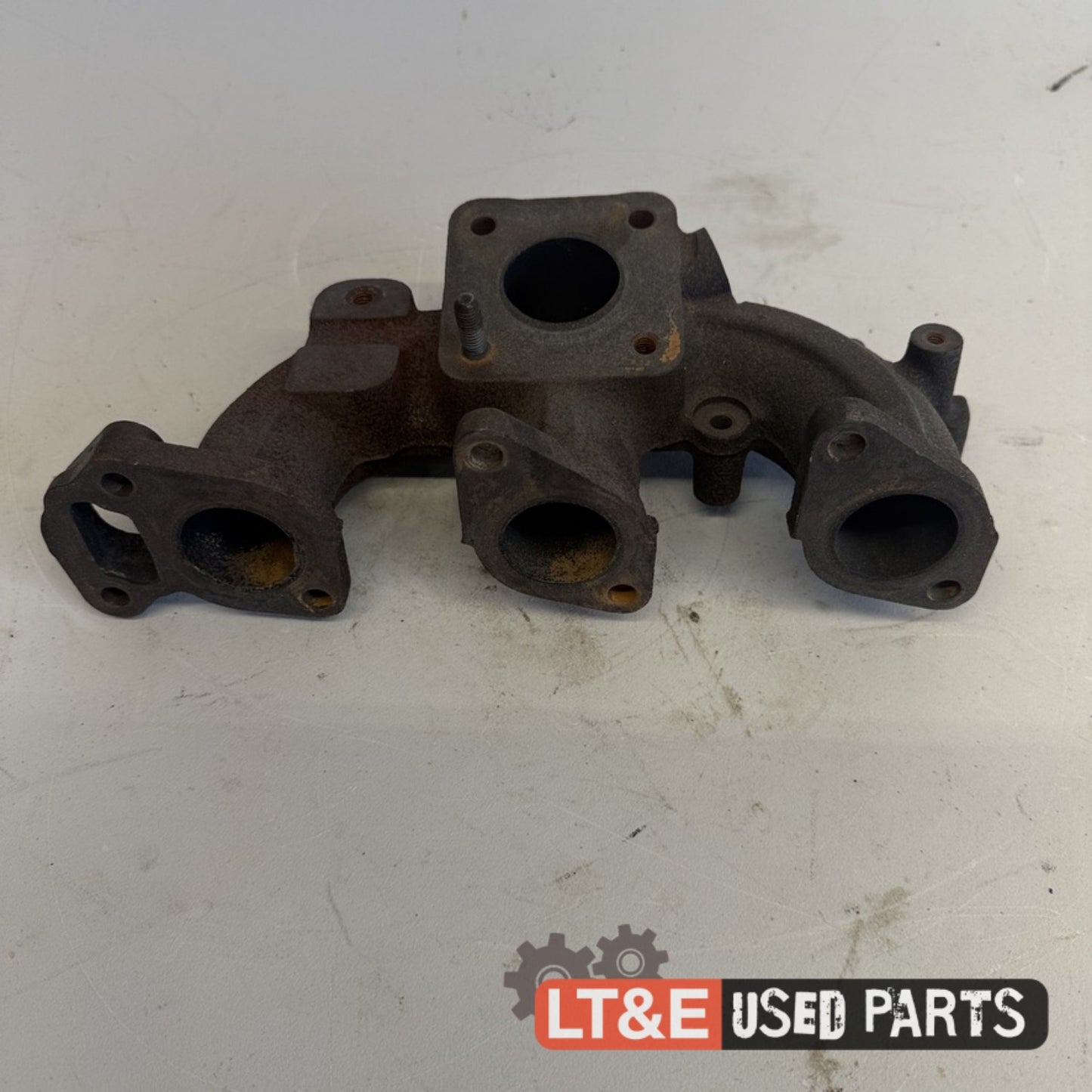 EXHAUST MANIFOLD
