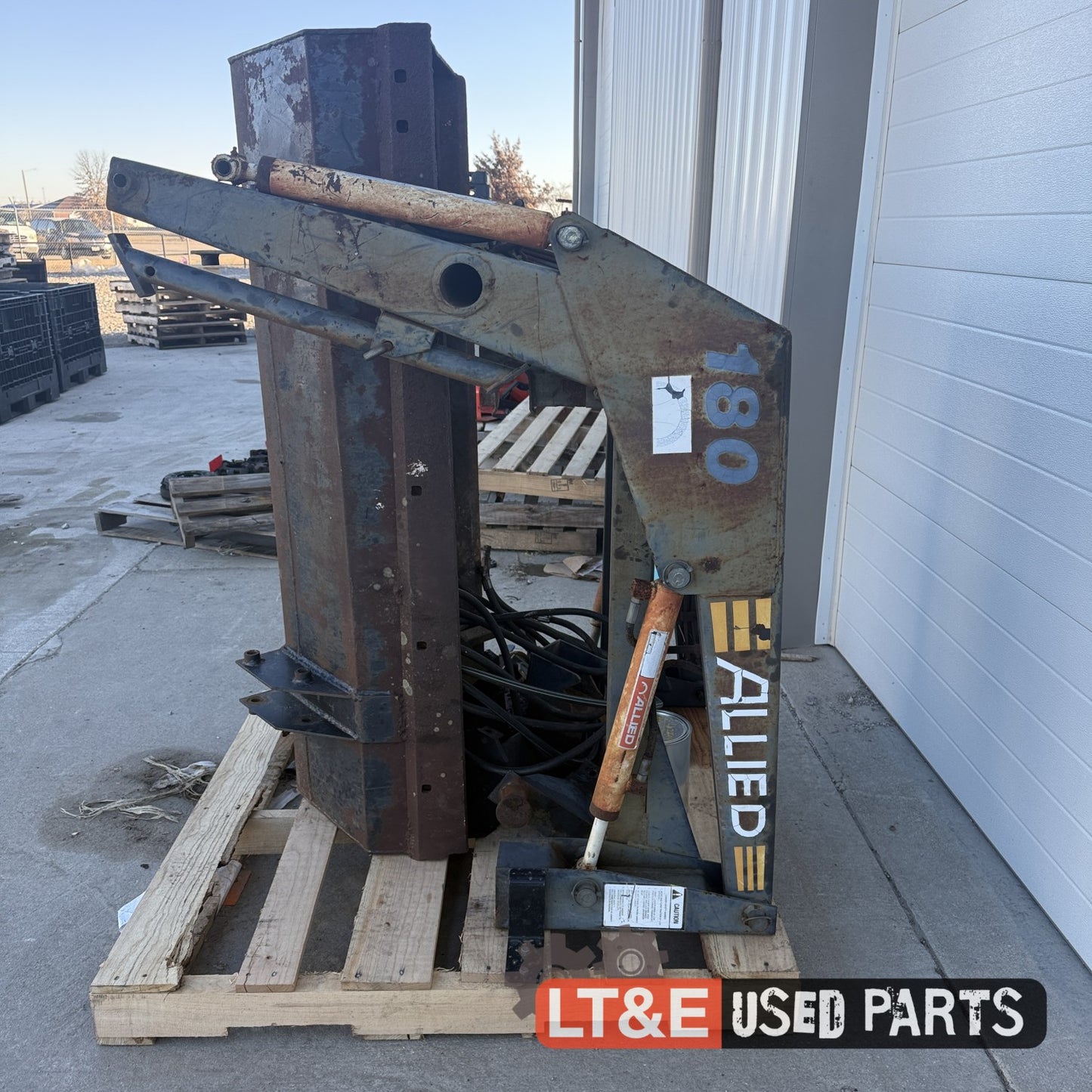 LB2204 LOADER - 6169839