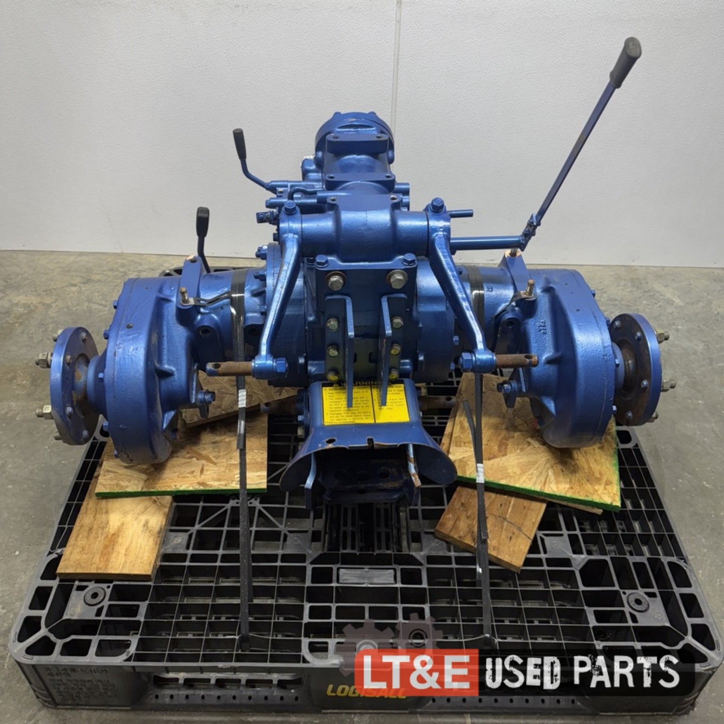 LK2554 REAR AXLE - 6168889