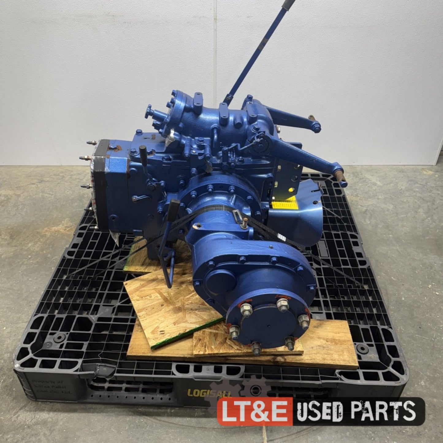 LK2554 REAR AXLE - 6168889