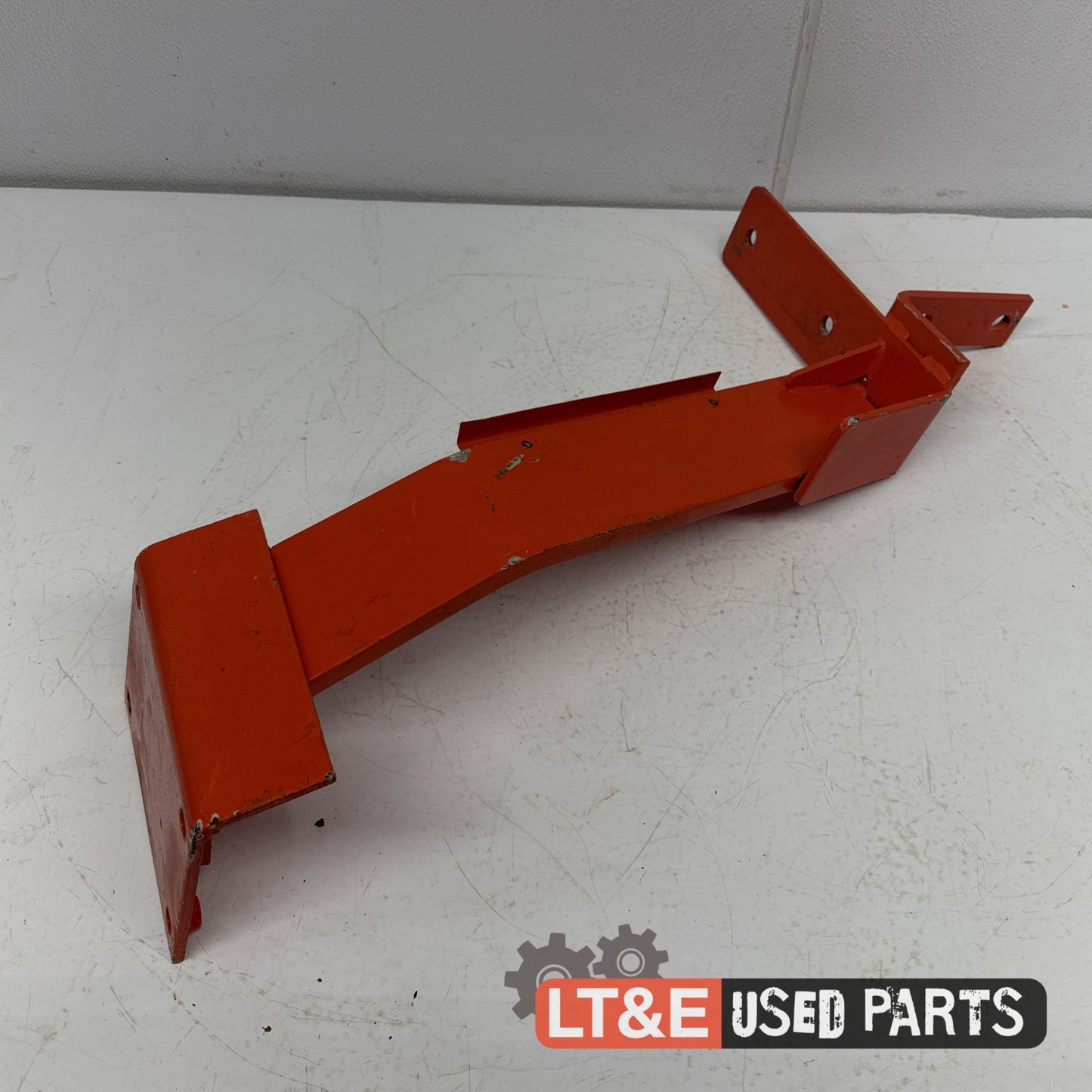 LEFT HAND FENDER SUPPORT