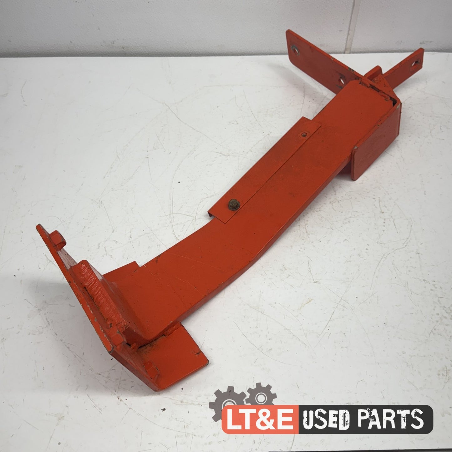 RIGHT HAND FENDER SUPPORT