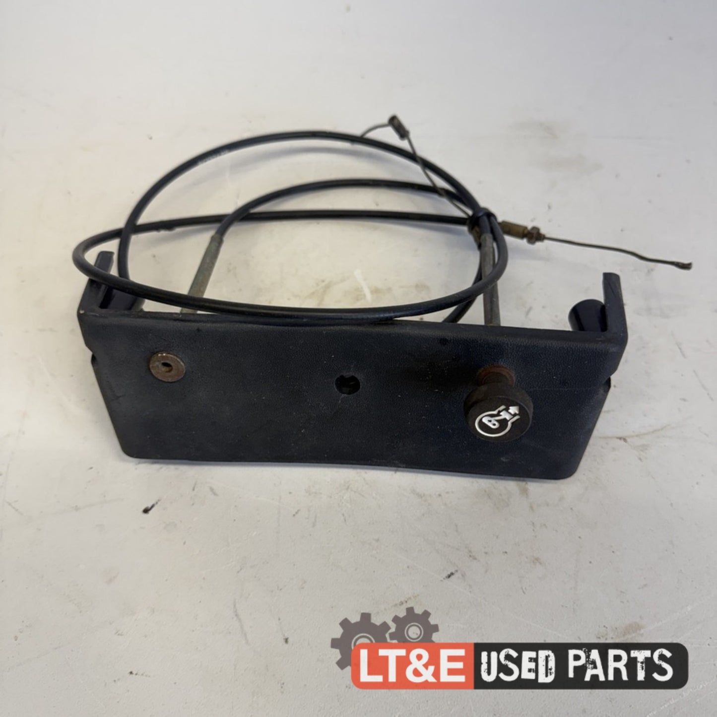 COVER WITH ENGINE STOP CABLE