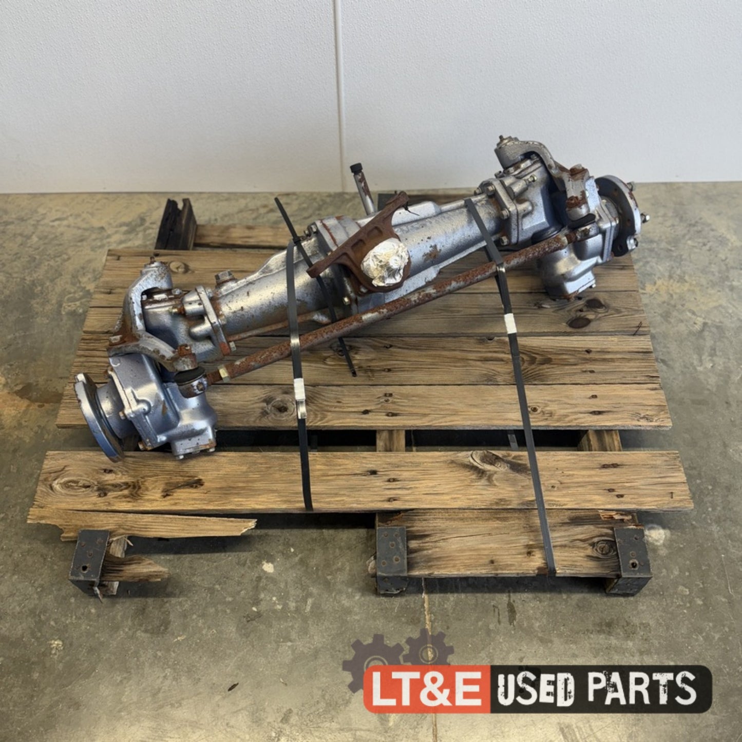 LB1714 FRONT AXLE