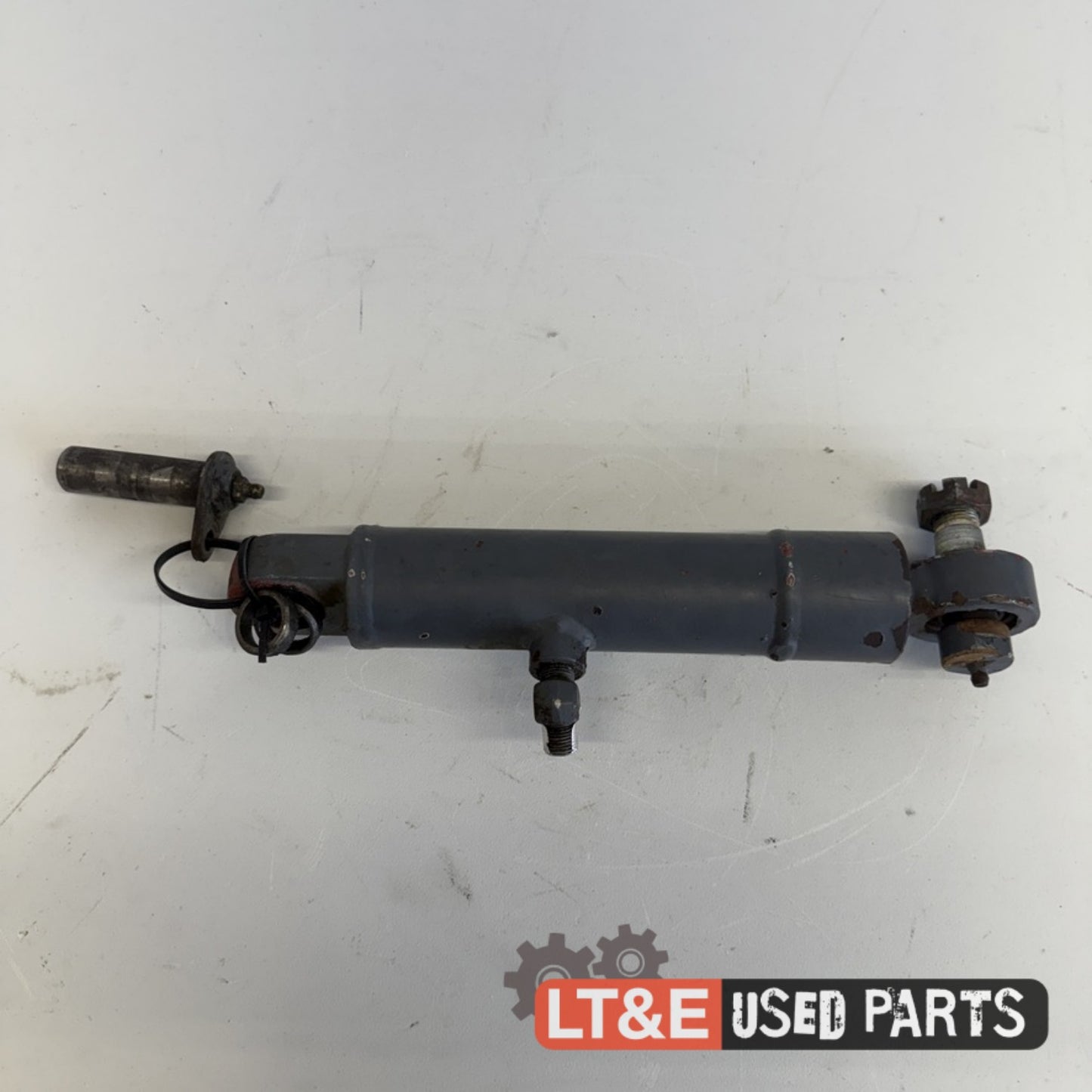 RIGHT HAND STEERING CYLINDER