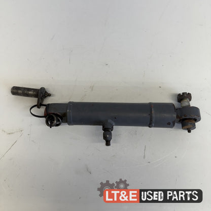 RIGHT HAND STEERING CYLINDER