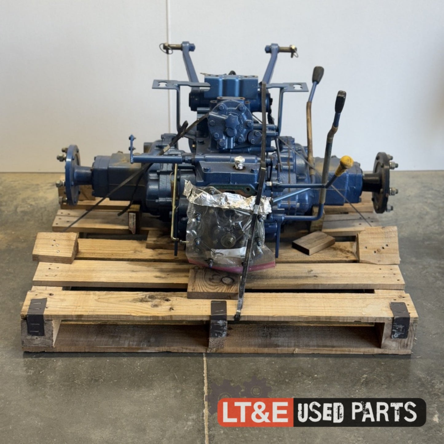 LK3052 REAR AXLE ASSEMBLY