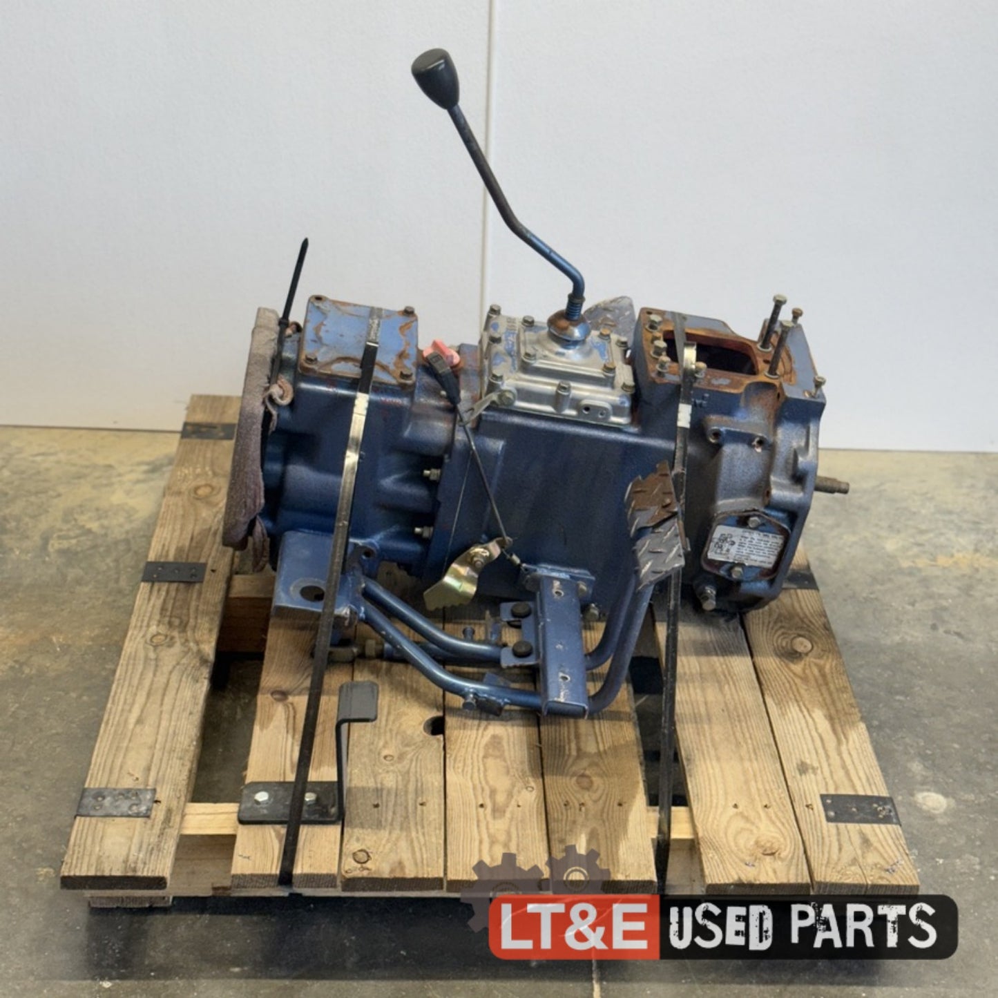 LK3054 TRANSMISSION ASSEMBLY