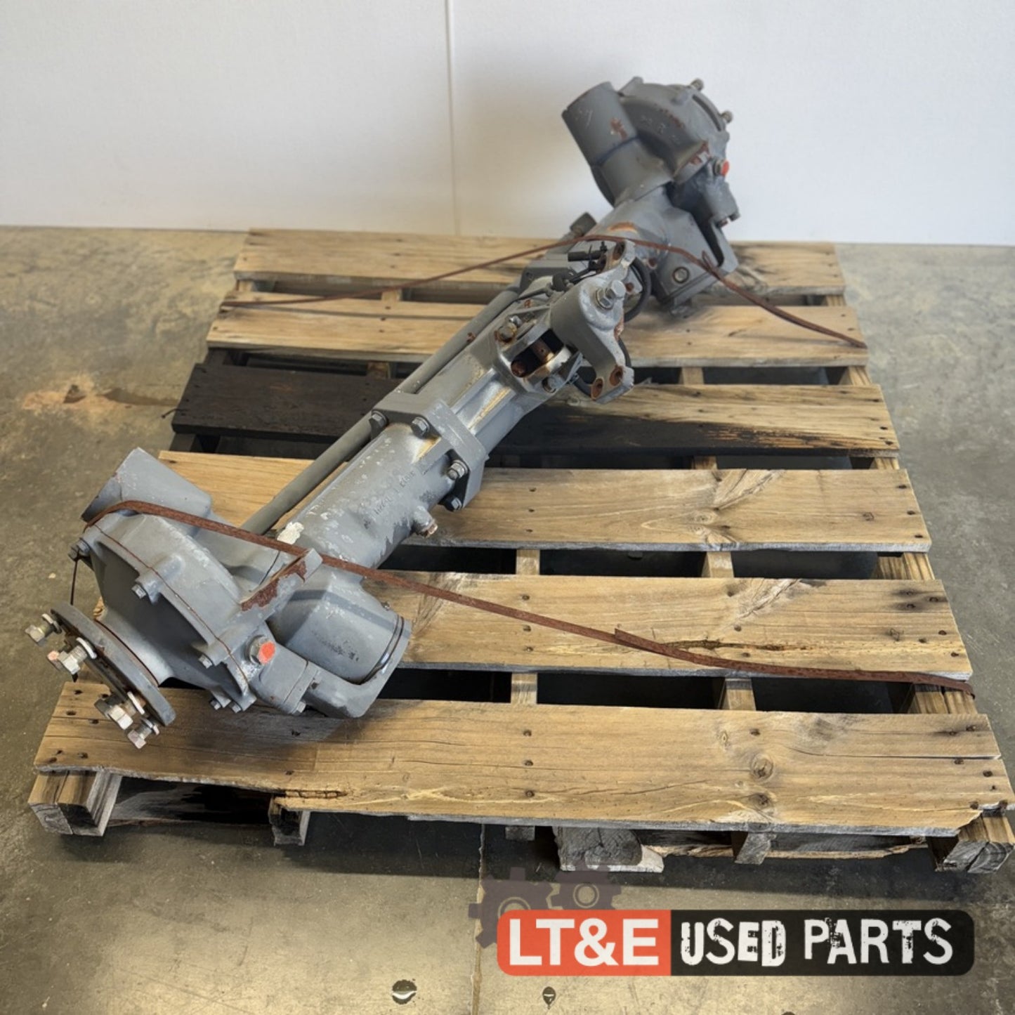 DK35SE FRONT AXLE
