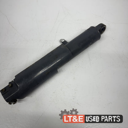 RIGHT HAND STEERING CYLINDER