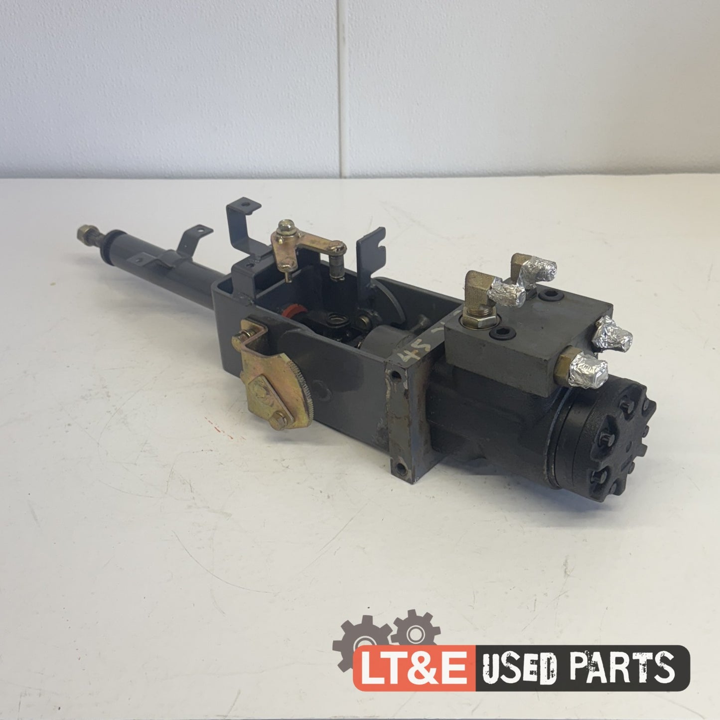 STEERING COLUMN AND PUMP ASSEMBLY
