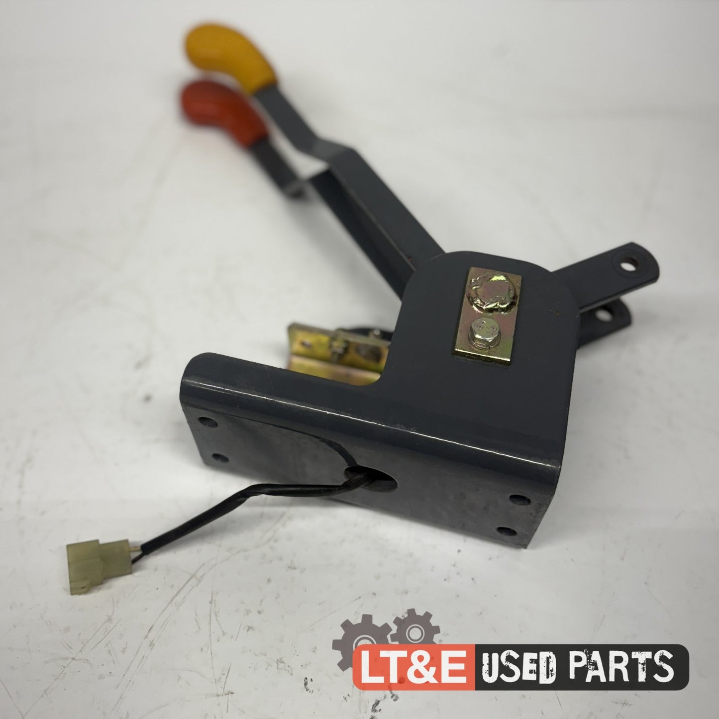 HYDRAULIC LEVER ASSEMBLY