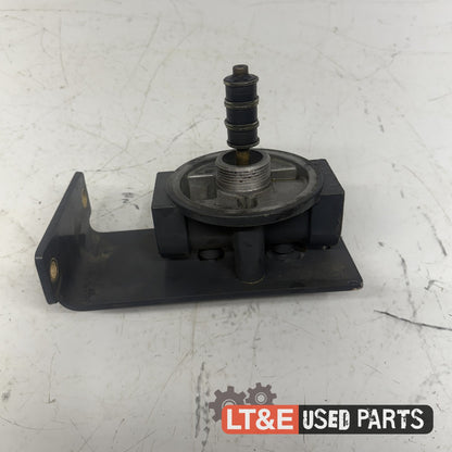 HYDRAULIC FILTER HOUSING W/ BRACKET