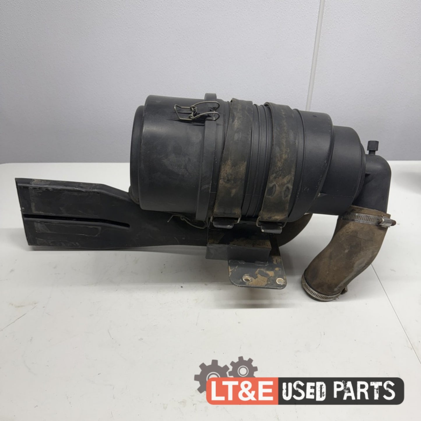 AIR FILTER ASSEMBLY