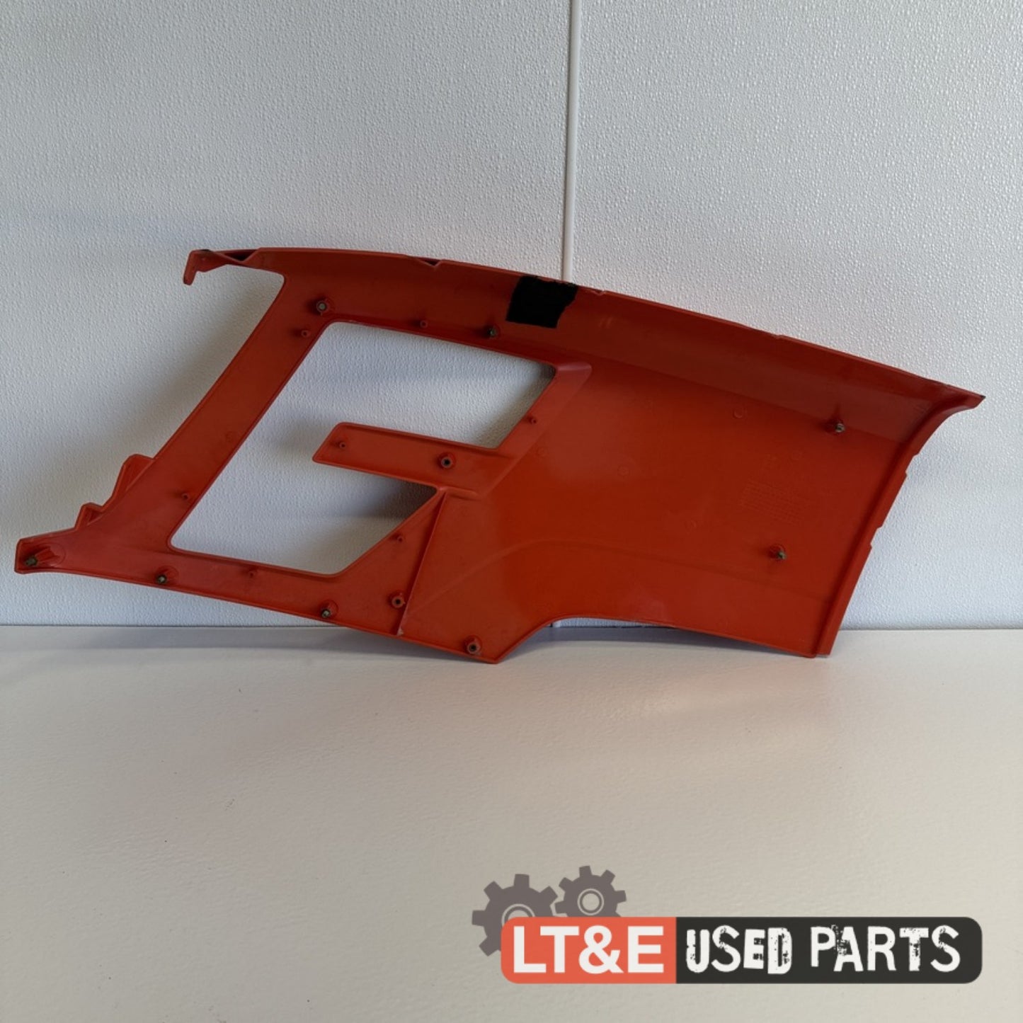 RIGHT HAND HOOD SIDE PANEL