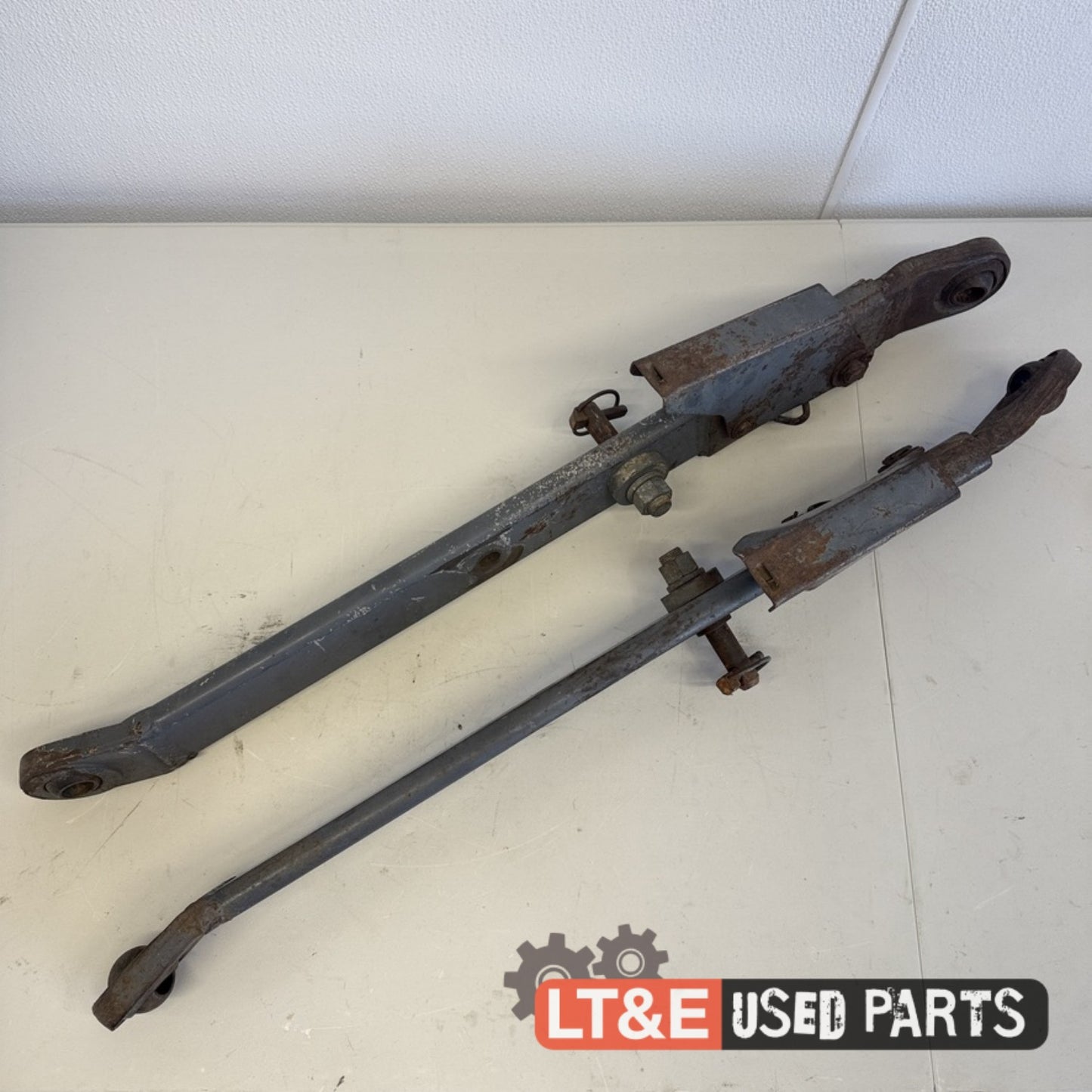 LOWER LIFT ARM ASSEMBLY