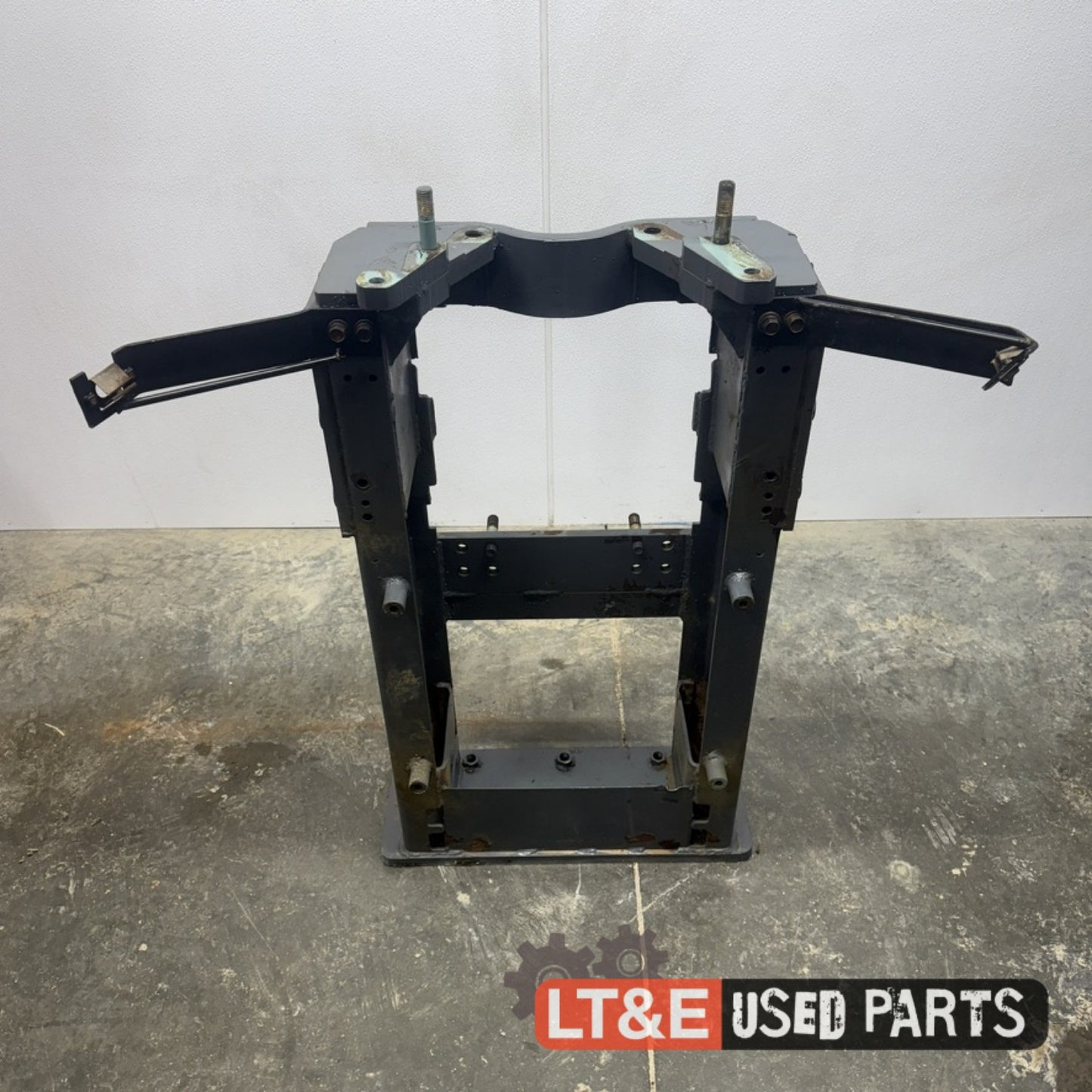 FRONT AXLE FRAME