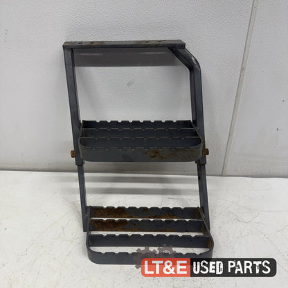 RIGHT HAND STEP ASSEMBLY